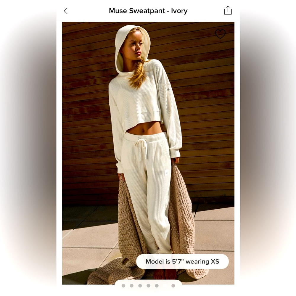 Alo Yoga Muse Sweatpants